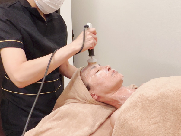 平野エステ、ソフトピーリング+毛穴洗浄【黒ずみ毛穴/角栓/皮脂撃退】ブラシ洗顔